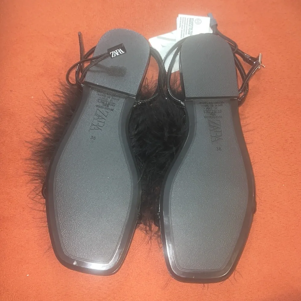 Zara Black Feather 🪶 Sandals - Sz 6 - NWT - Picture 10 of 10